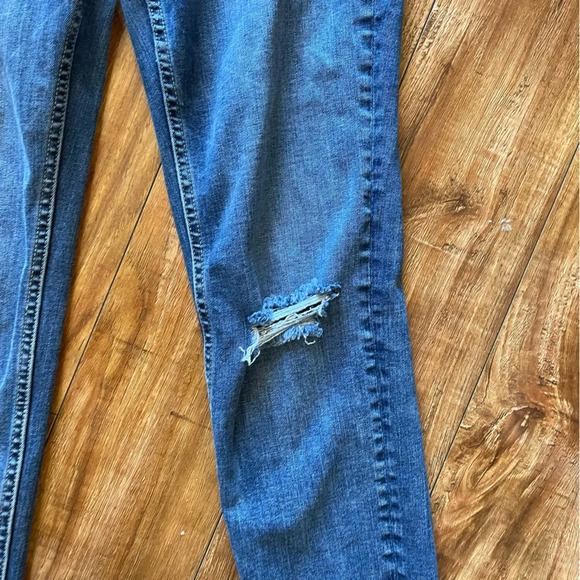 VIGOSS Women’s Blue Distressed Classic Fit Thompson Tomboy Jean Size 27 - Picture 7 of 12